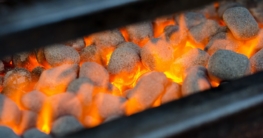 gasgrill mit lavasteinen