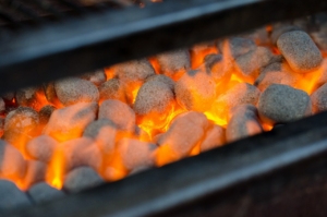 gasgrill mit lavasteinen